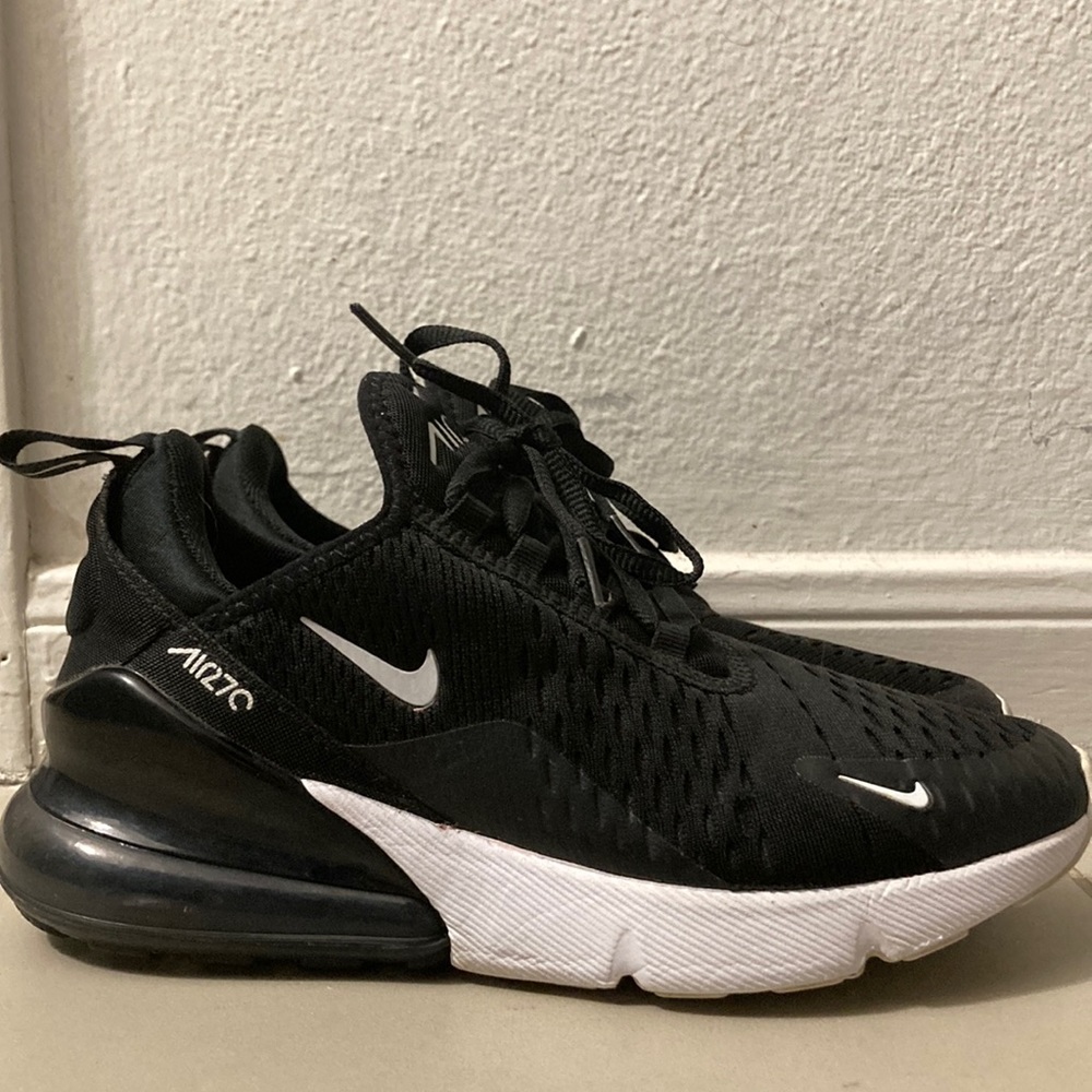 Nike max 270